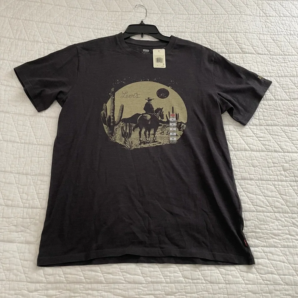 Levi's Mens Relaxed Graphic T-Shirt Charcoal Gray Cowboy Desert Western Medium